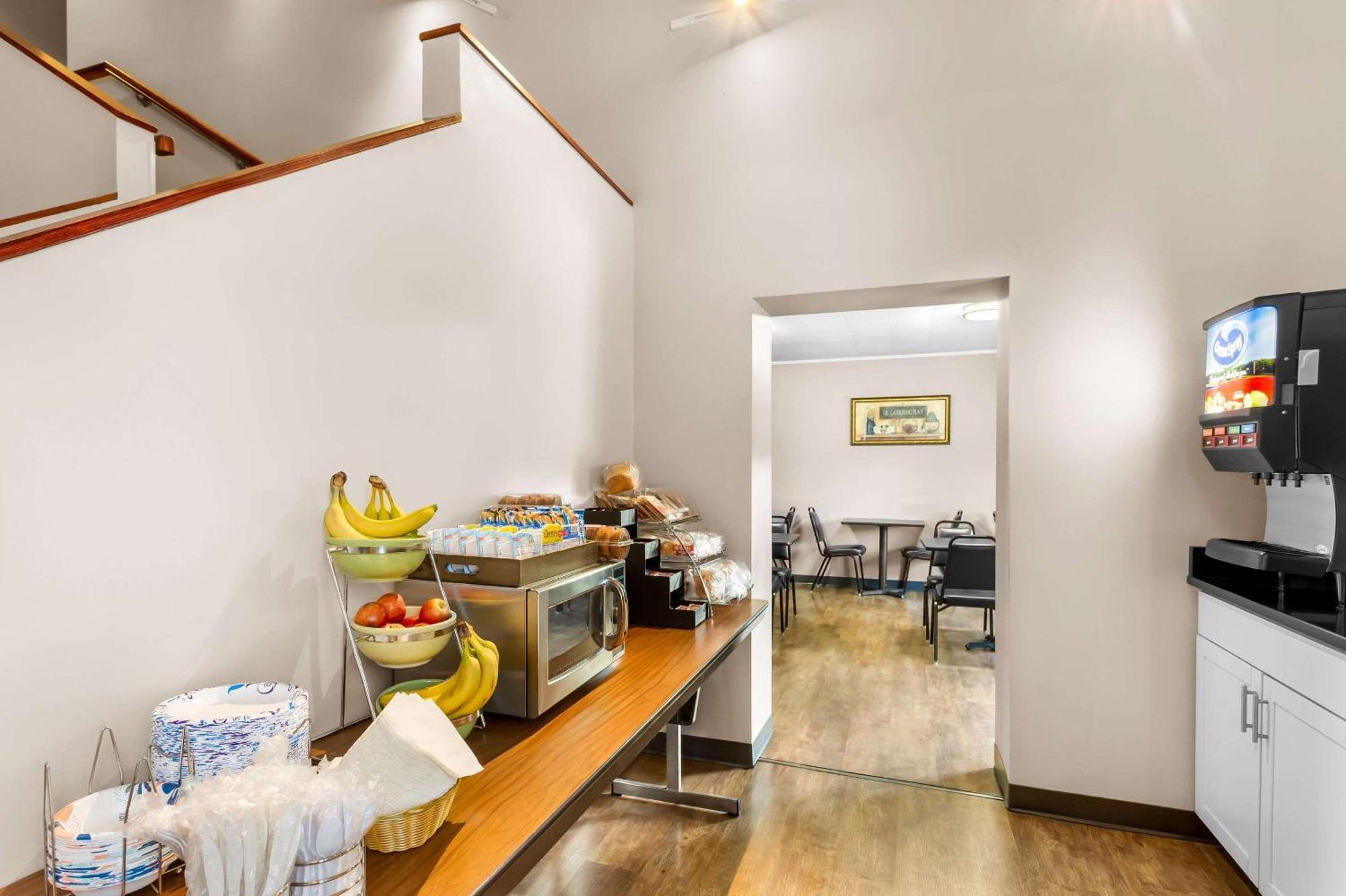 גורהאם Rodeway Inn מראה חיצוני תמונה