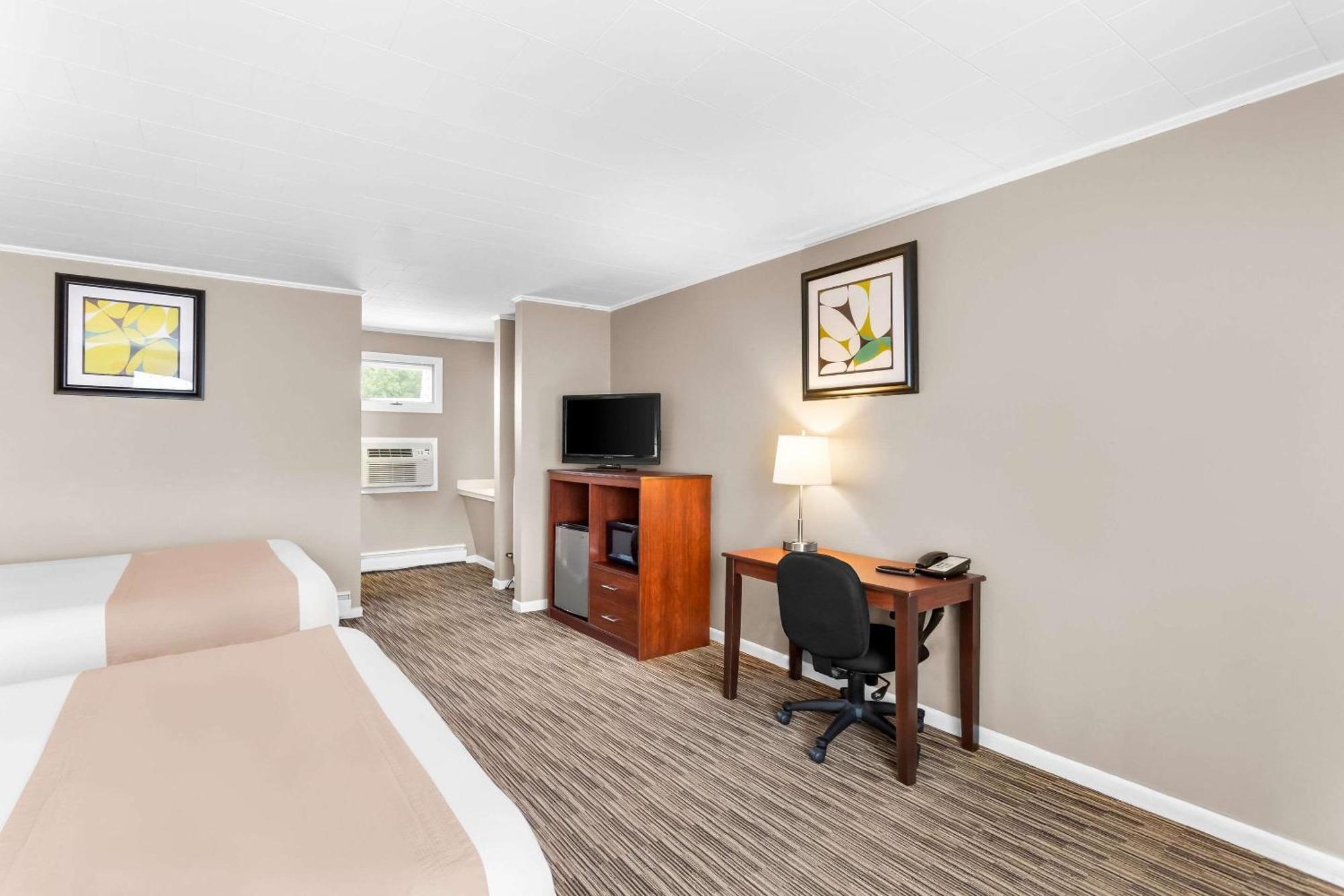 גורהאם Rodeway Inn מראה חיצוני תמונה