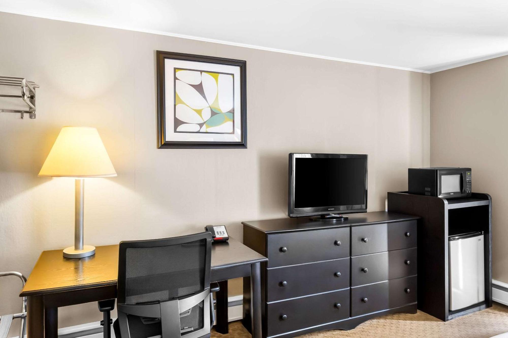 גורהאם Rodeway Inn מראה חיצוני תמונה