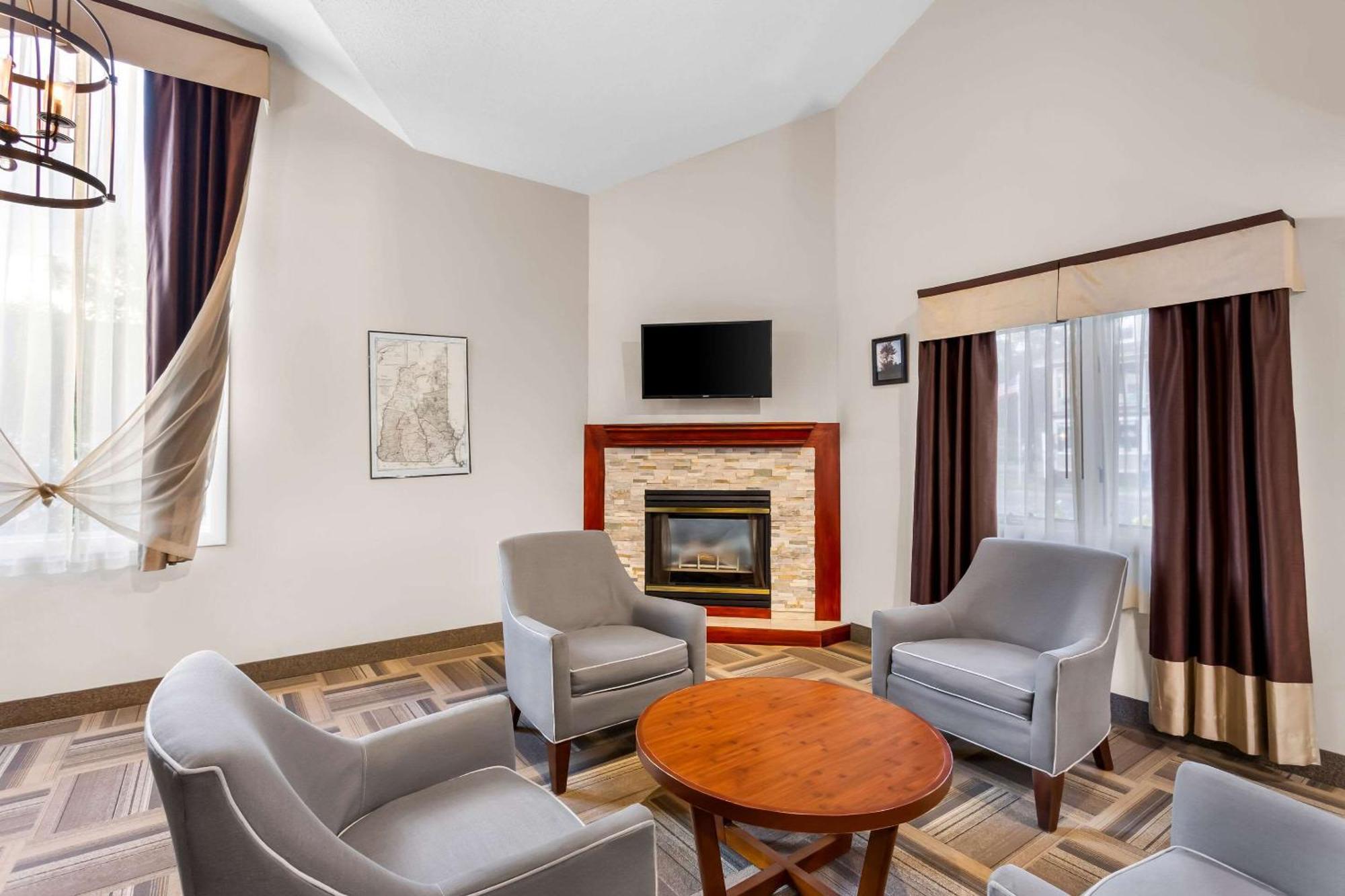 גורהאם Rodeway Inn מראה חיצוני תמונה